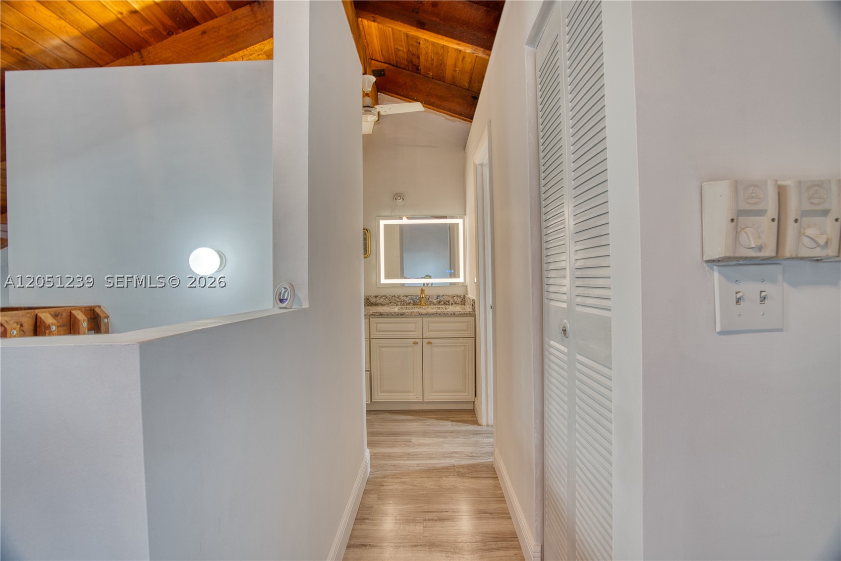 ARROWHEAD GOLF AND TENNIS - Residential Lease