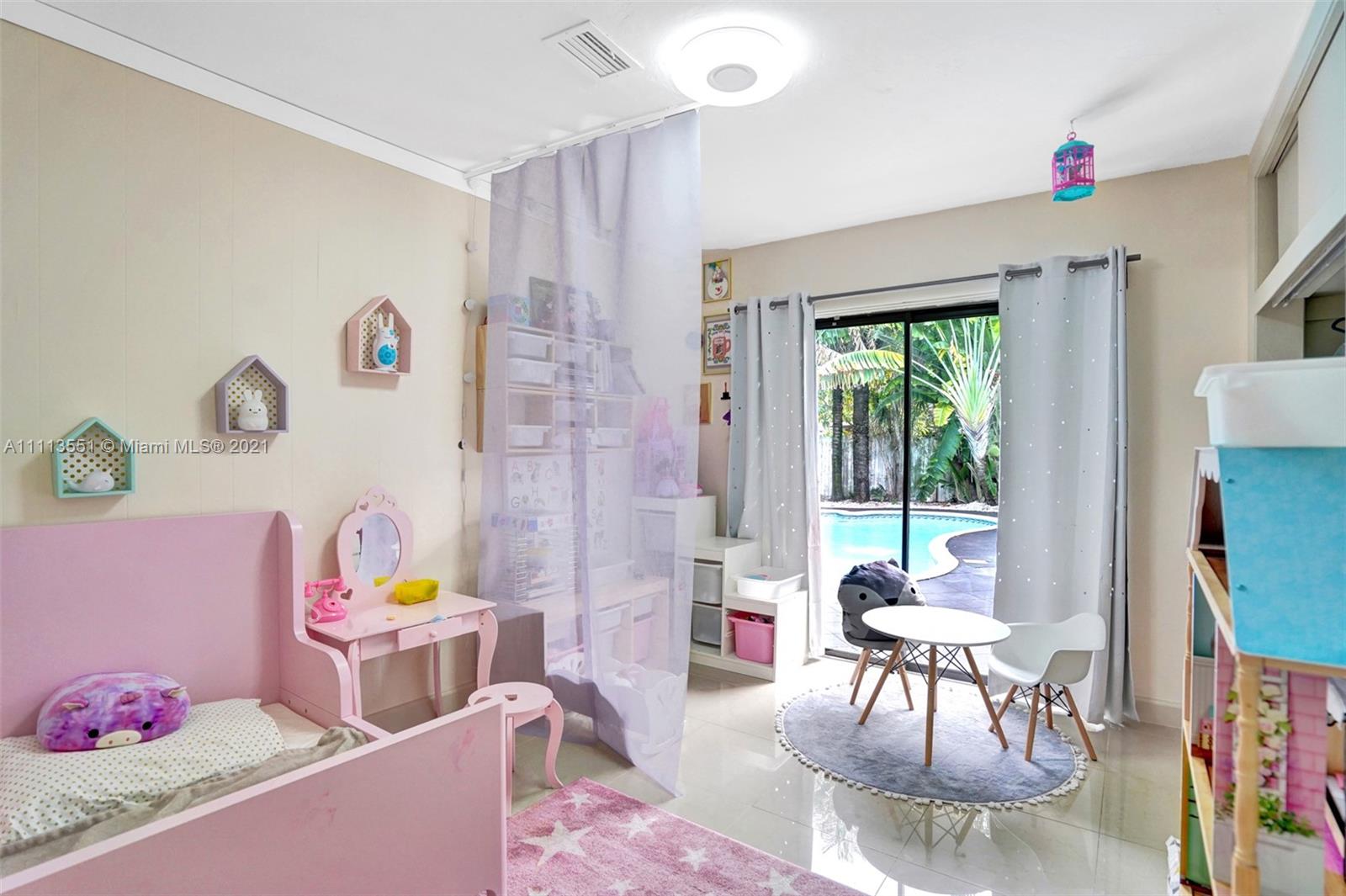 HIGHLAND MANOR SEC 6 - Residential
