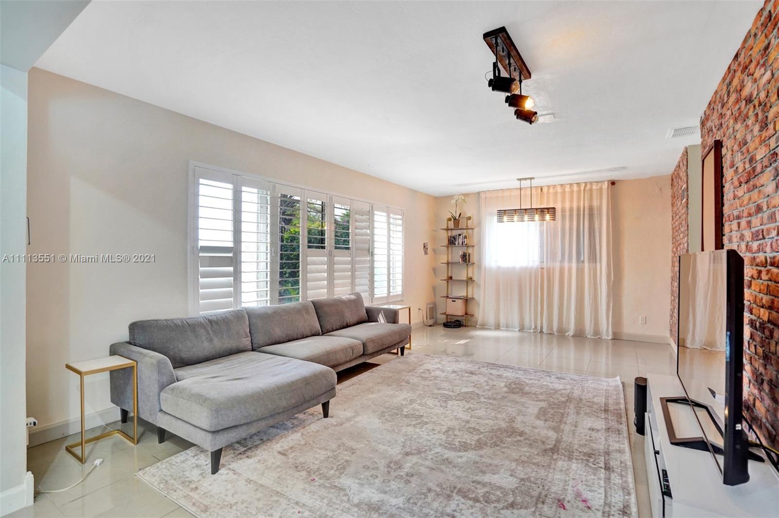 HIGHLAND MANOR SEC 6 - Residential