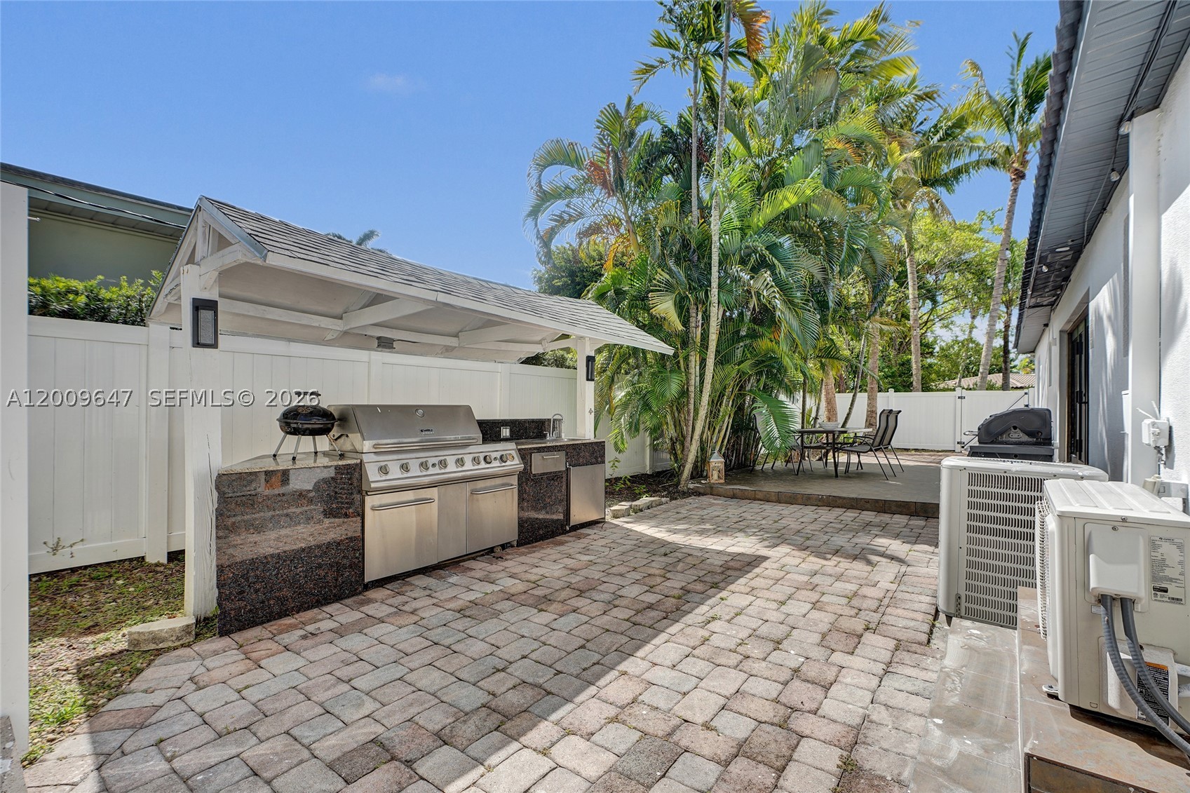 HOLLYWOOD LAKES SECTION - Residential