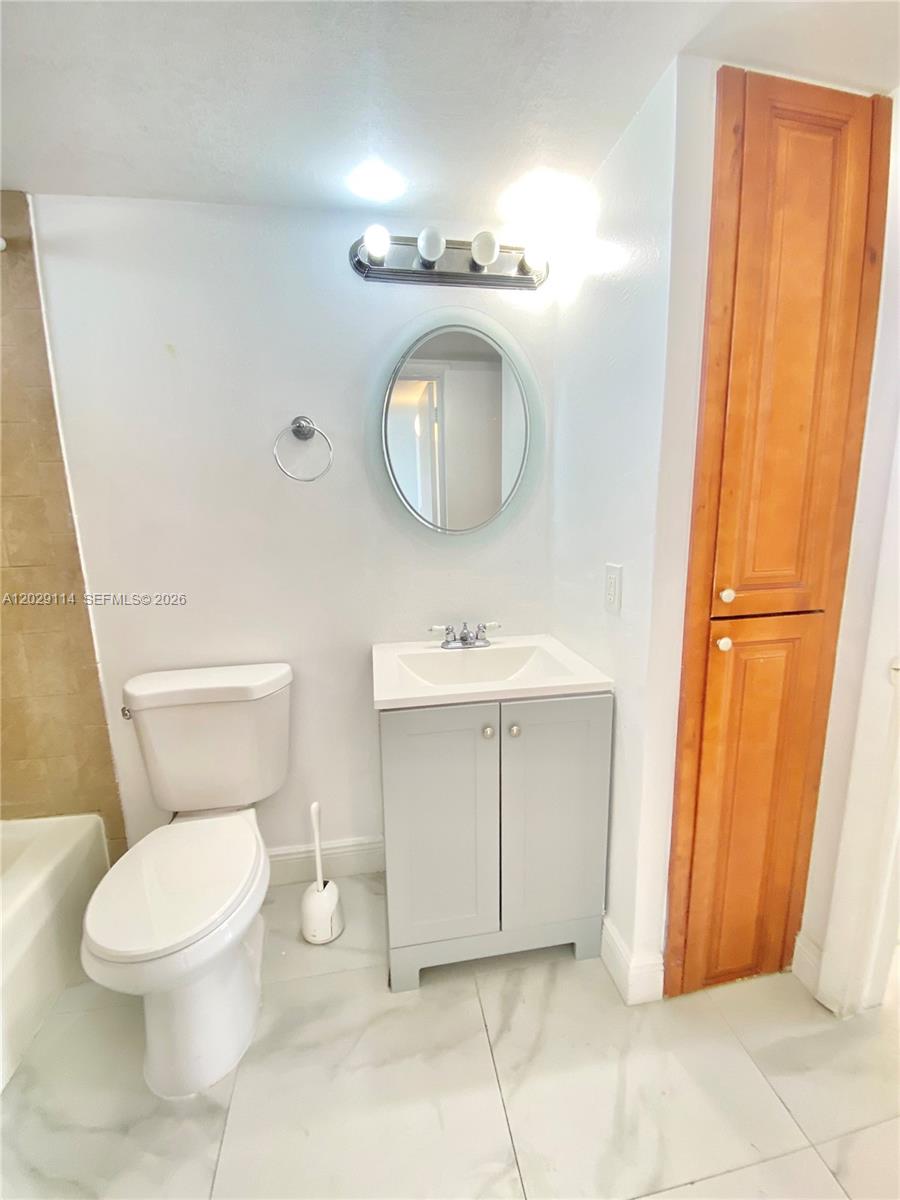 POINT EAST SEC III CONDO - Residential Lease
