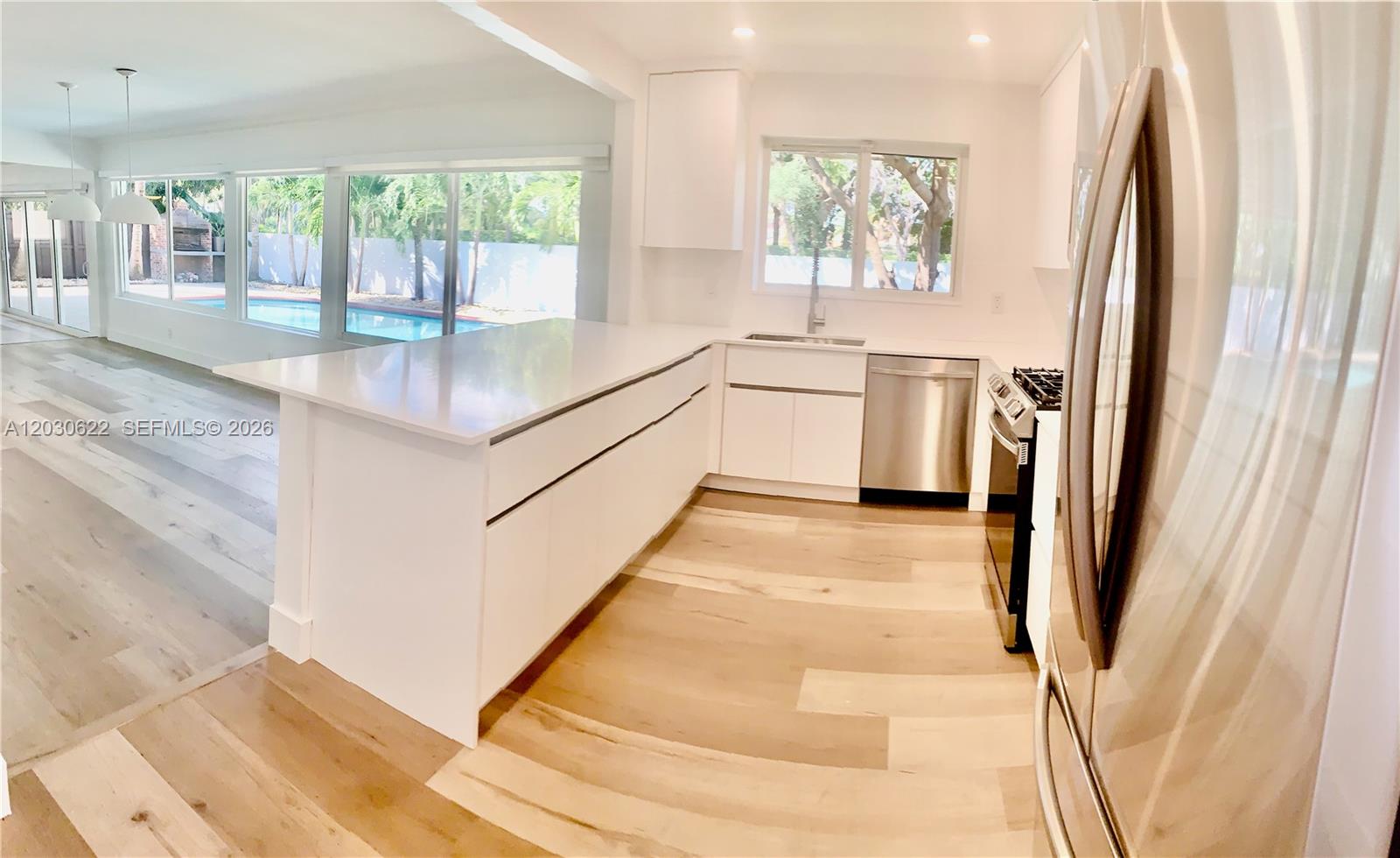 GREYKNOLL ESTATES - Residential Lease