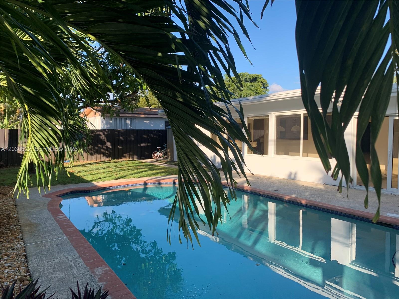 GREYKNOLL ESTATES - Residential Lease