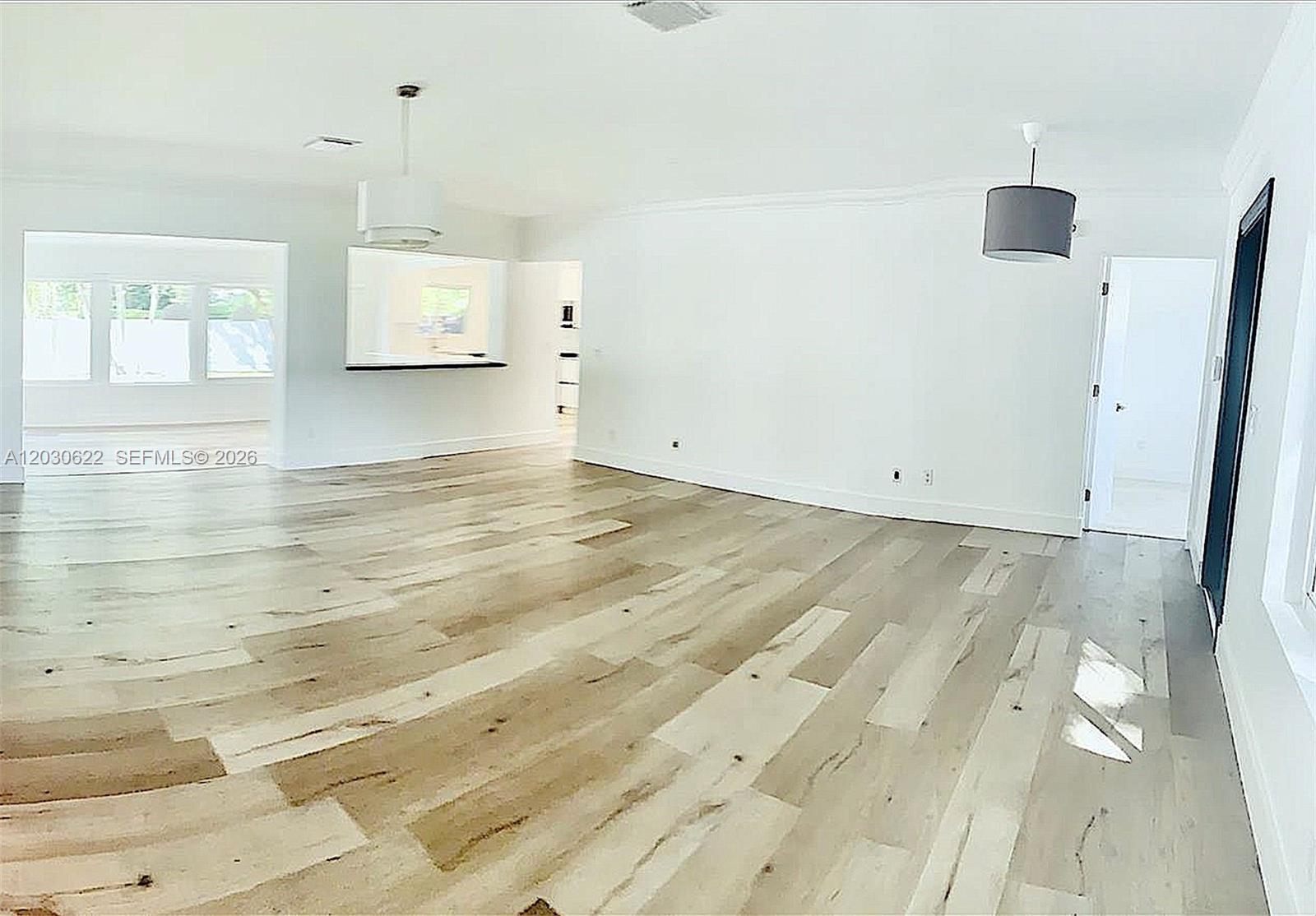 GREYKNOLL ESTATES - Residential Lease