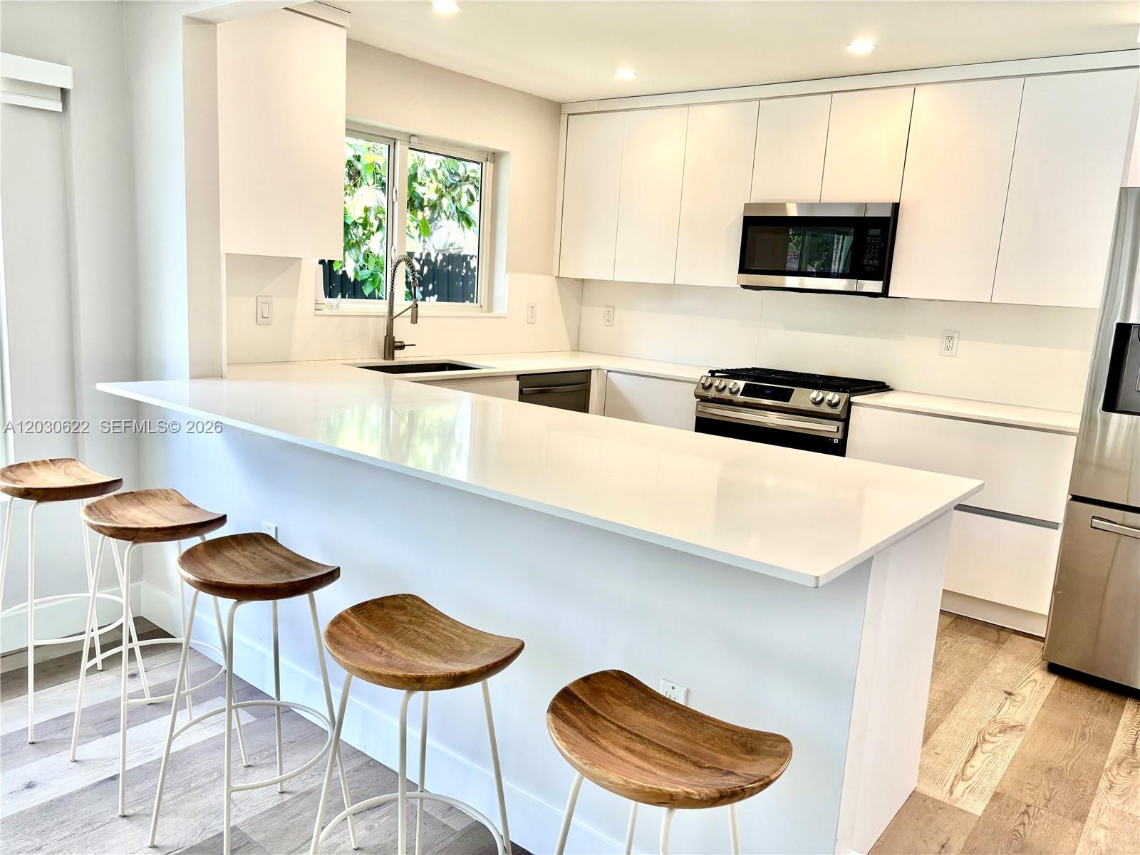 GREYKNOLL ESTATES - Residential Lease