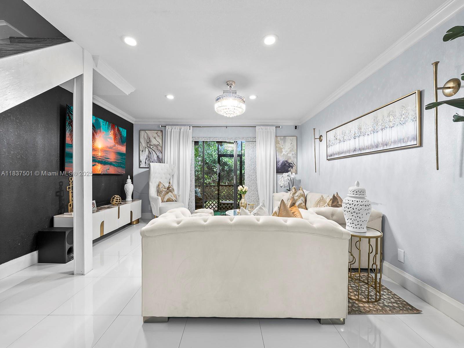 COUNTRY CLUB CHALET CONDO - Residential