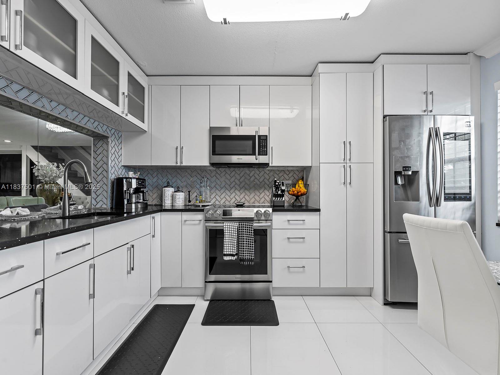 COUNTRY CLUB CHALET CONDO - Residential
