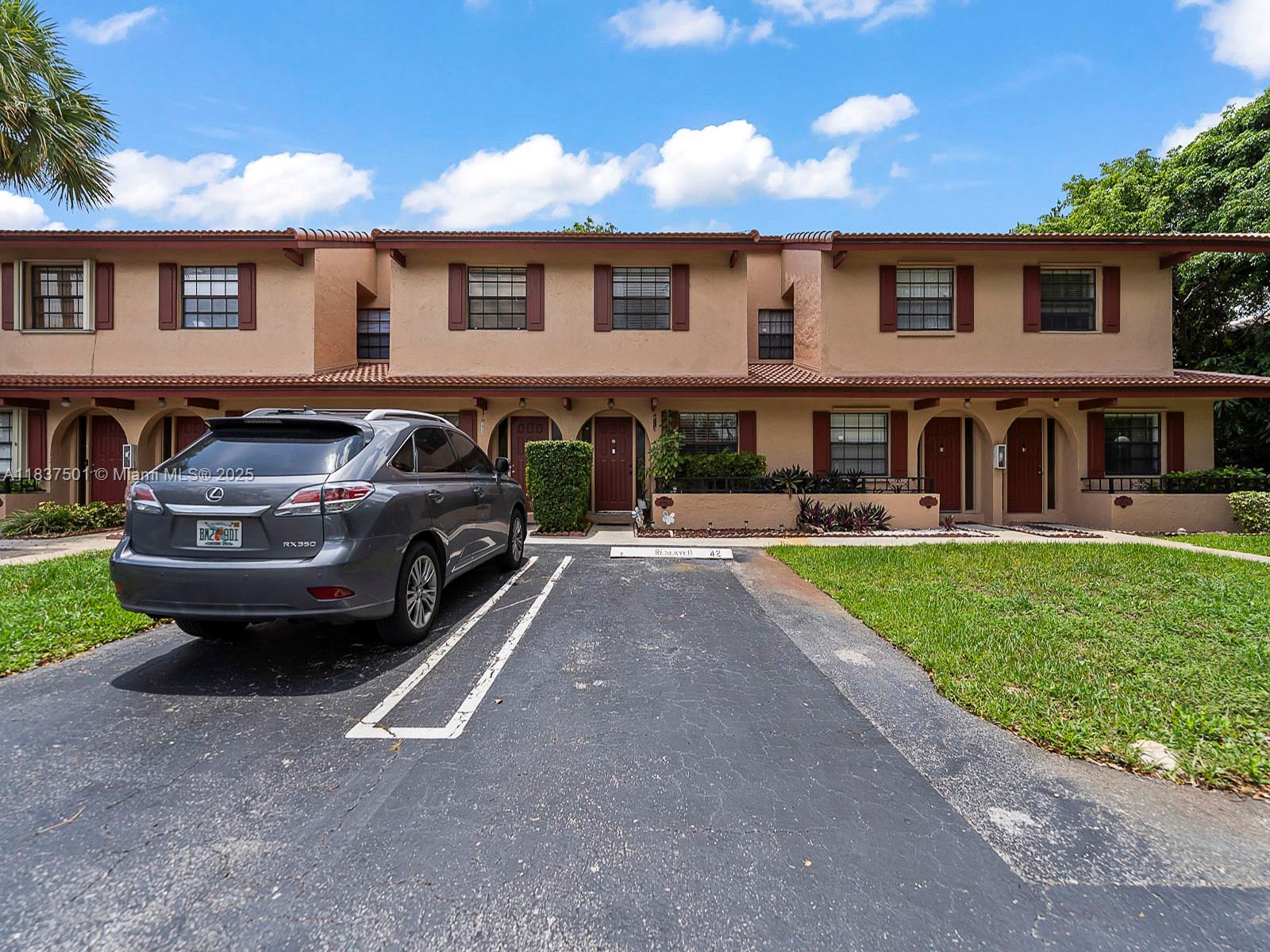 COUNTRY CLUB CHALET CONDO - Residential