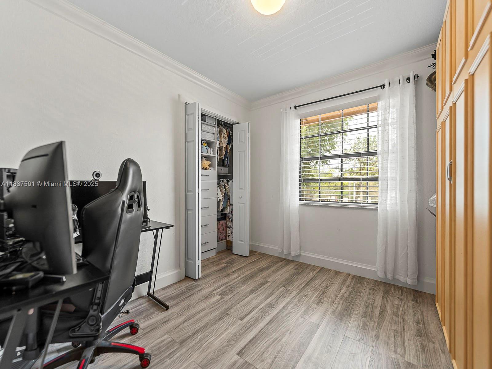 COUNTRY CLUB CHALET CONDO - Residential