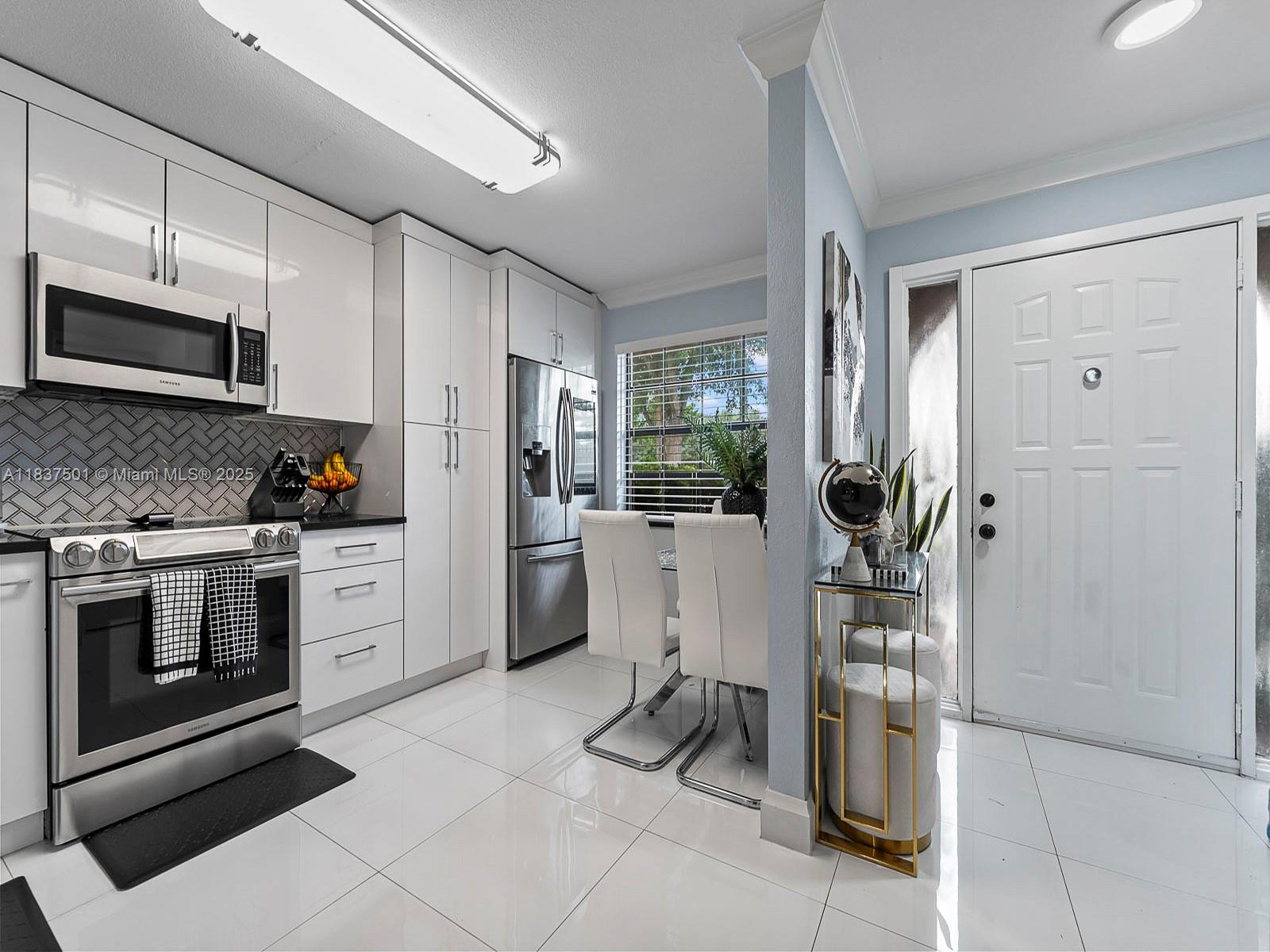 COUNTRY CLUB CHALET CONDO - Residential