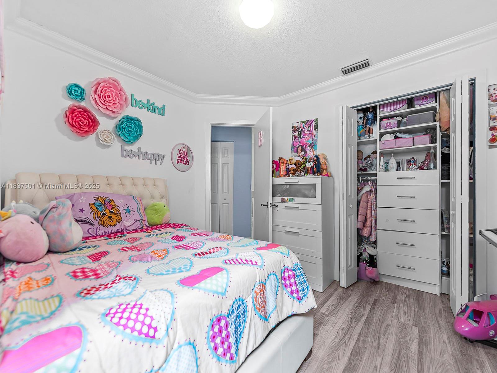 COUNTRY CLUB CHALET CONDO - Residential