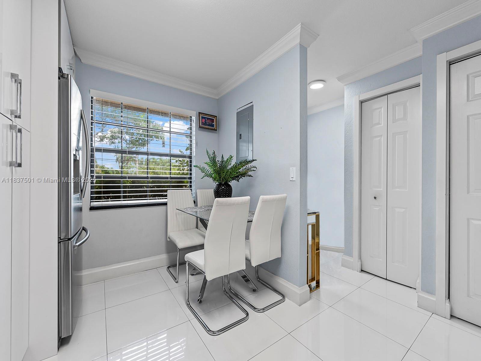 COUNTRY CLUB CHALET CONDO - Residential