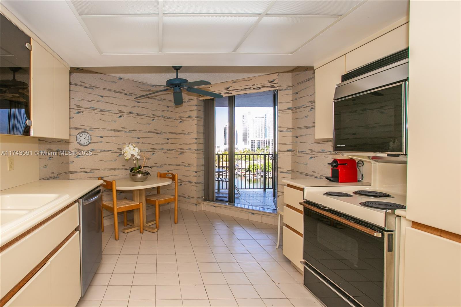 ANCHOR BAY CLUB CONDO - Residential
