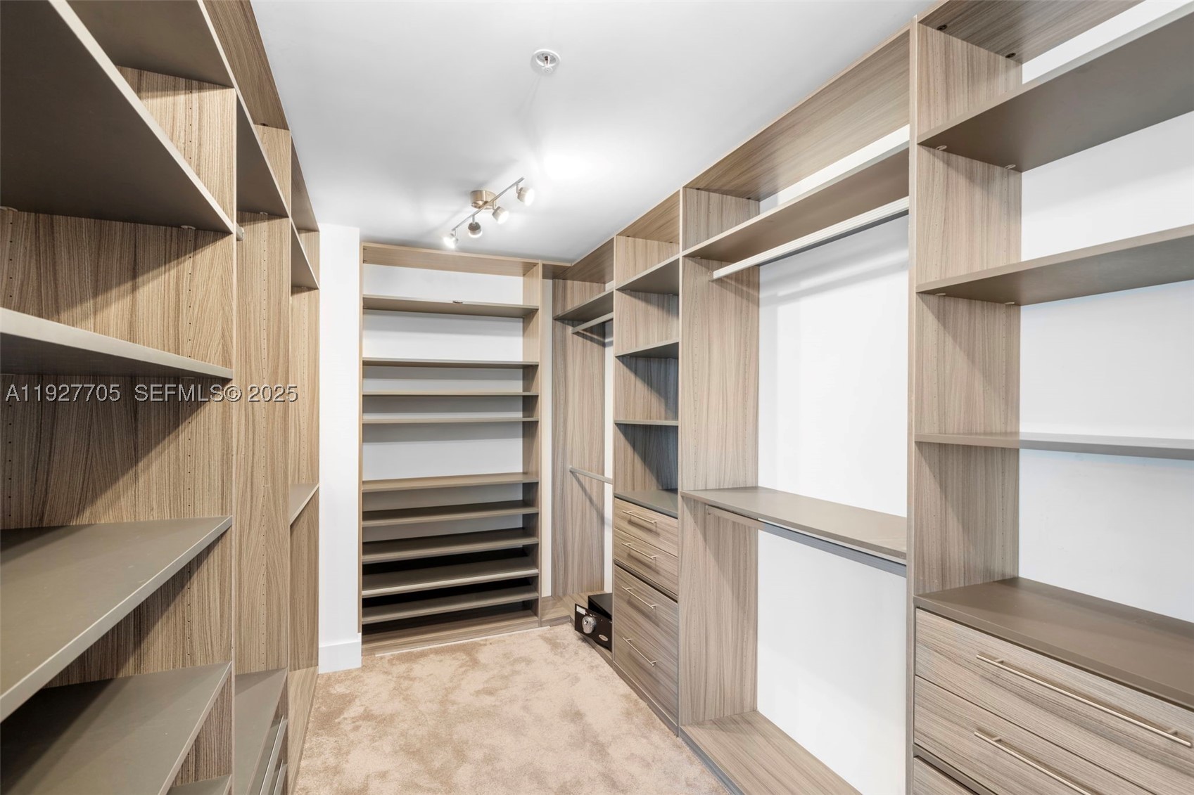 MARINA PALMS RESIDENCES N - Residential