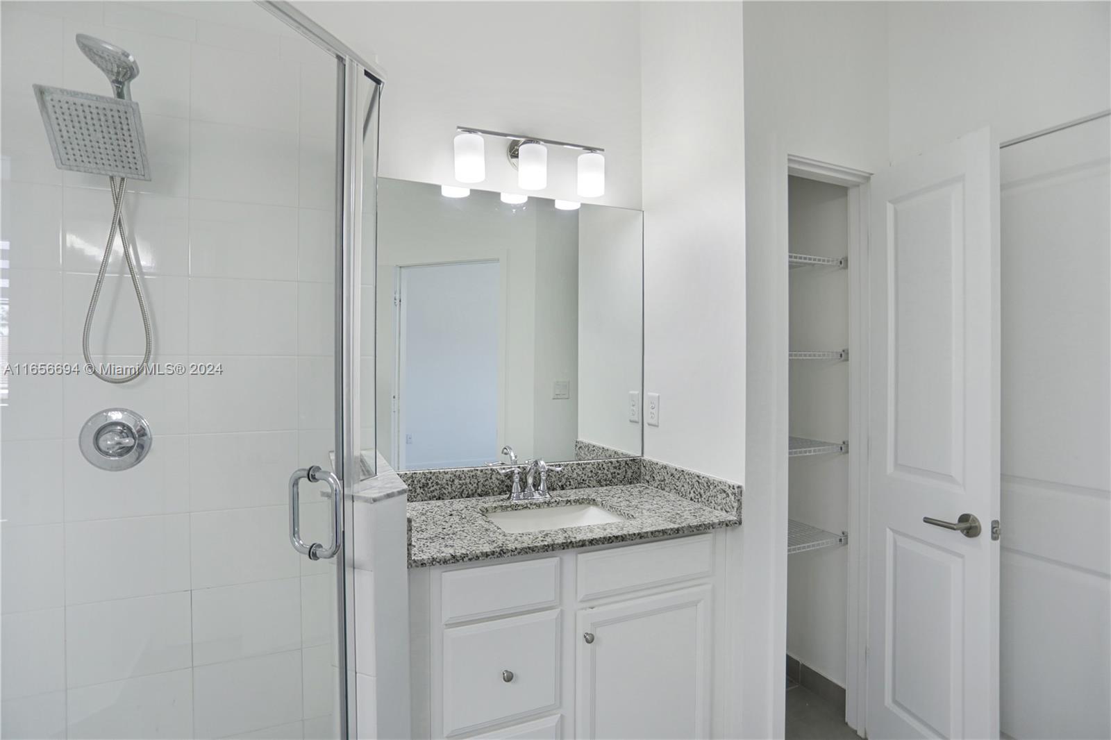 MC RESIDENTIAL - Residential Lease