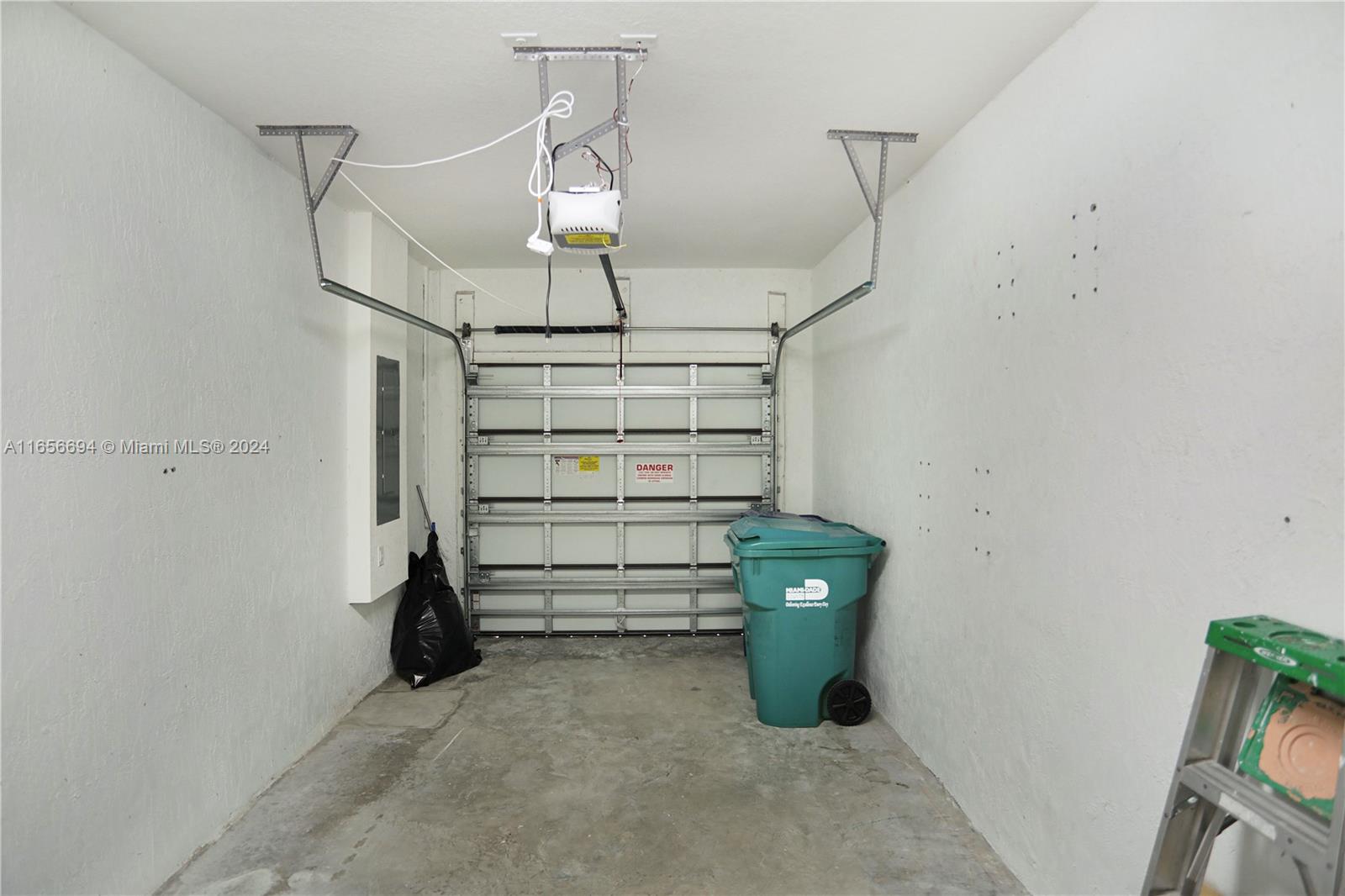 MC RESIDENTIAL - Residential Lease