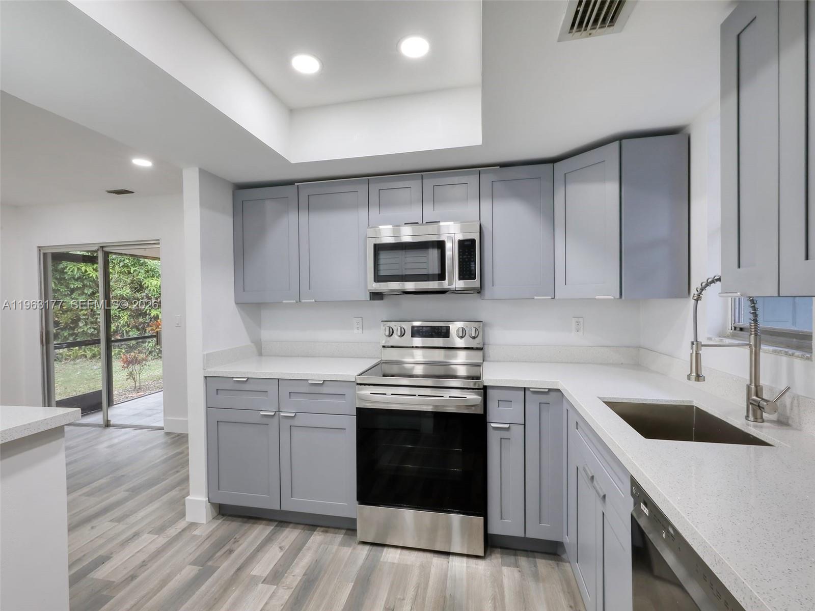 COQUINA COVE VILLAS - Residential