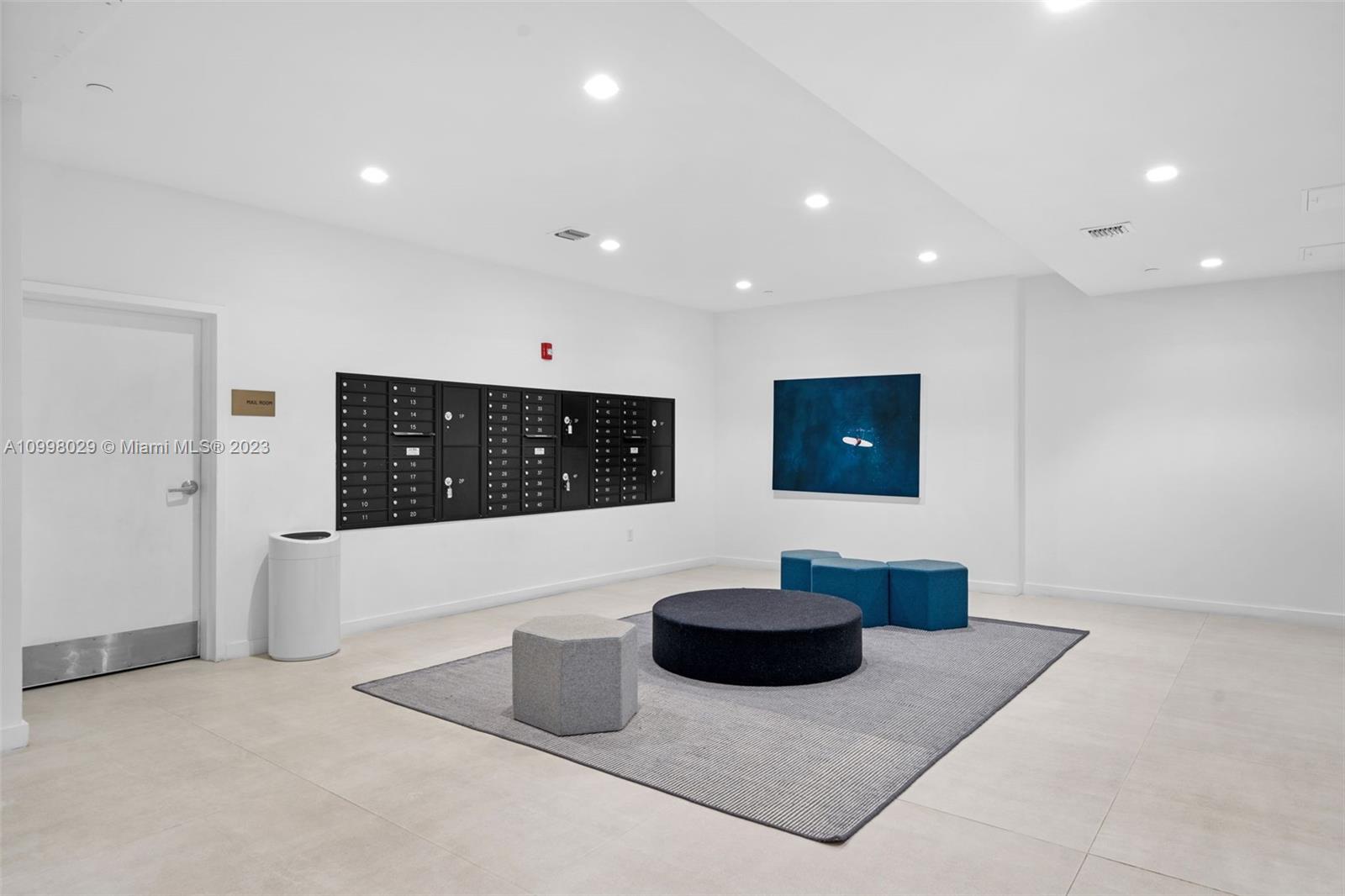 THE HIGHLANDS CONDO - Residential