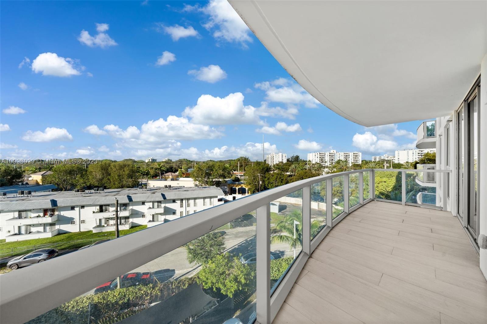 THE HIGHLANDS CONDO - Residential