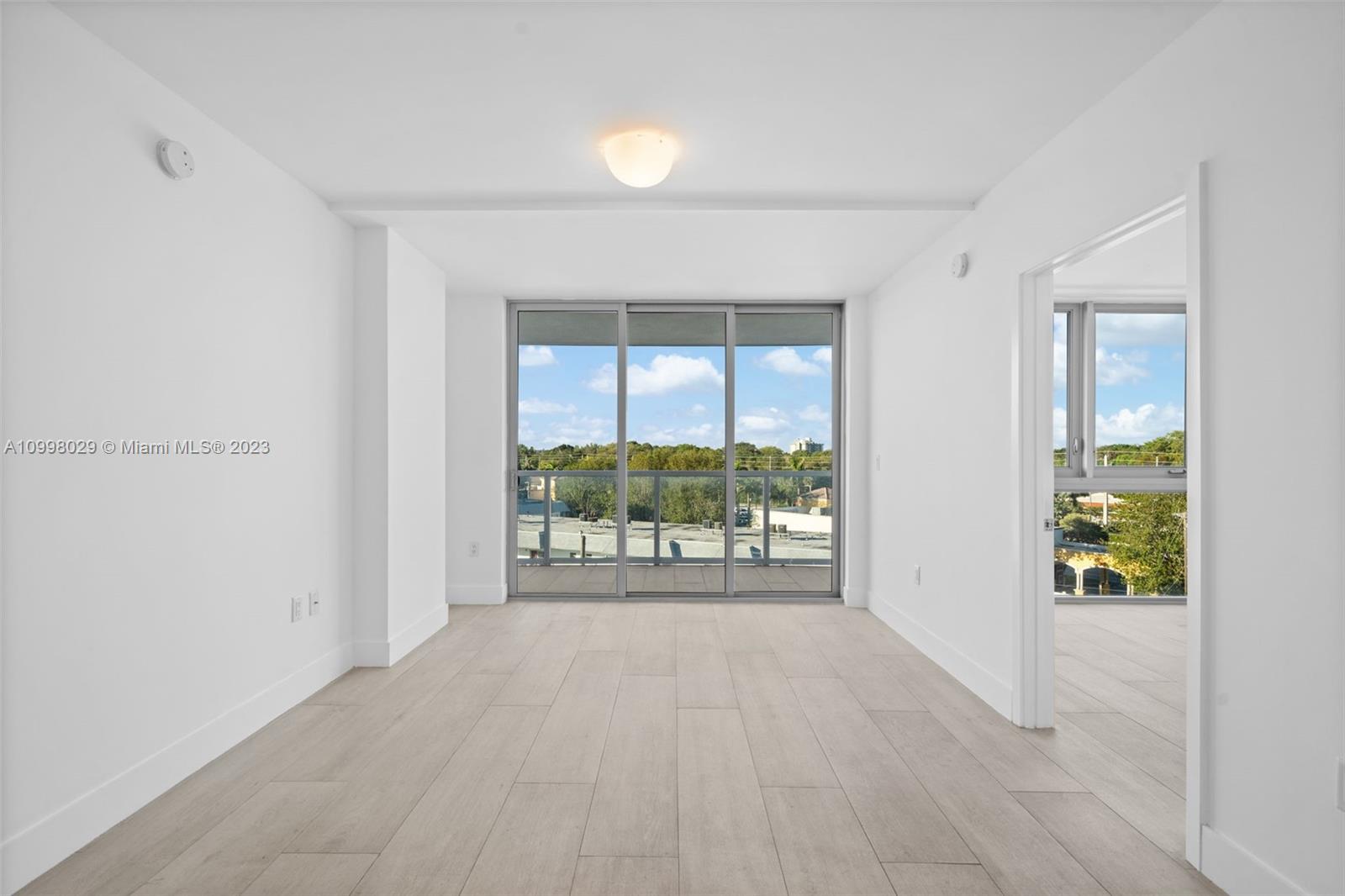 THE HIGHLANDS CONDO - Residential