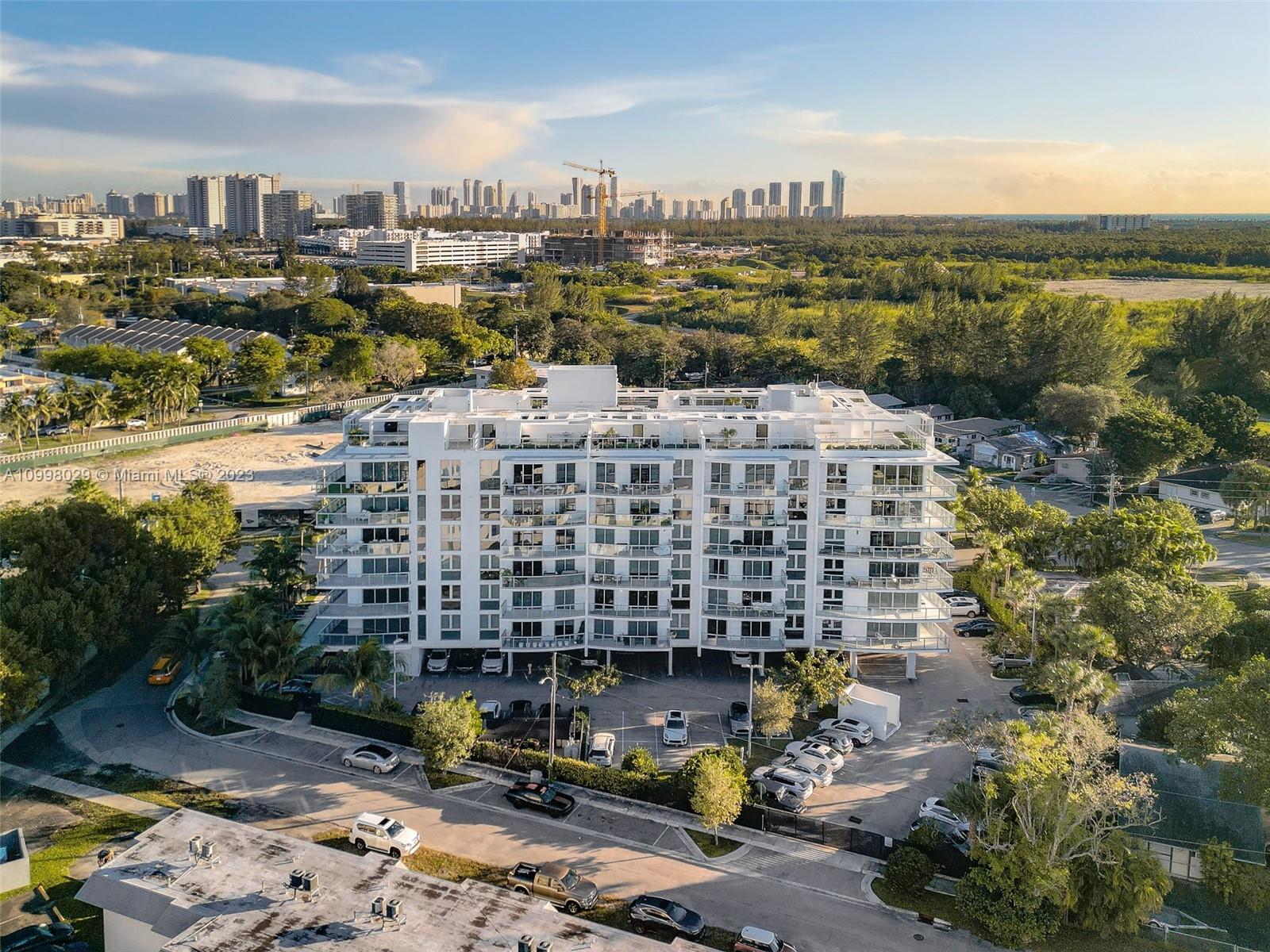 THE HIGHLANDS CONDO - Residential
