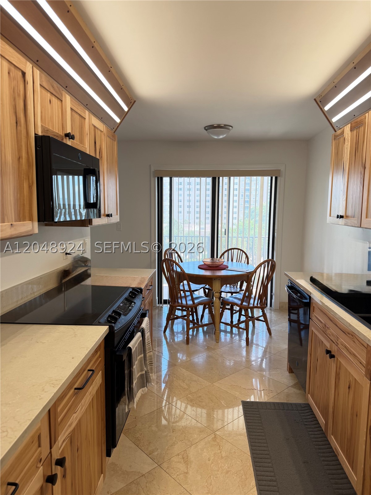 SUMMIT CONDO - Residential