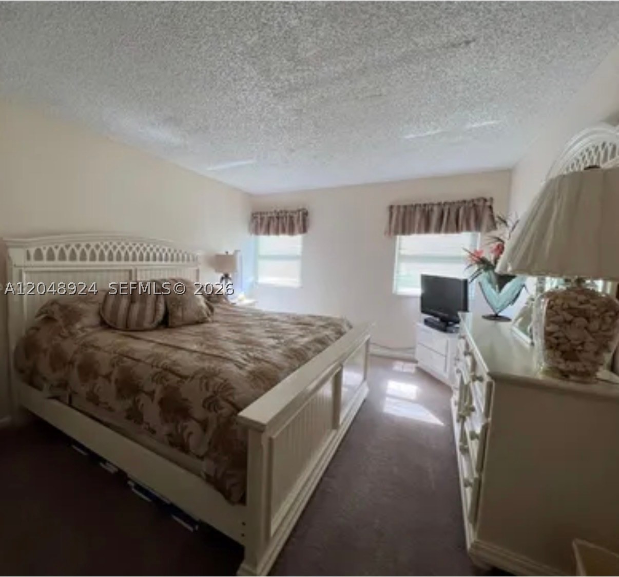 SUMMIT CONDO - Residential
