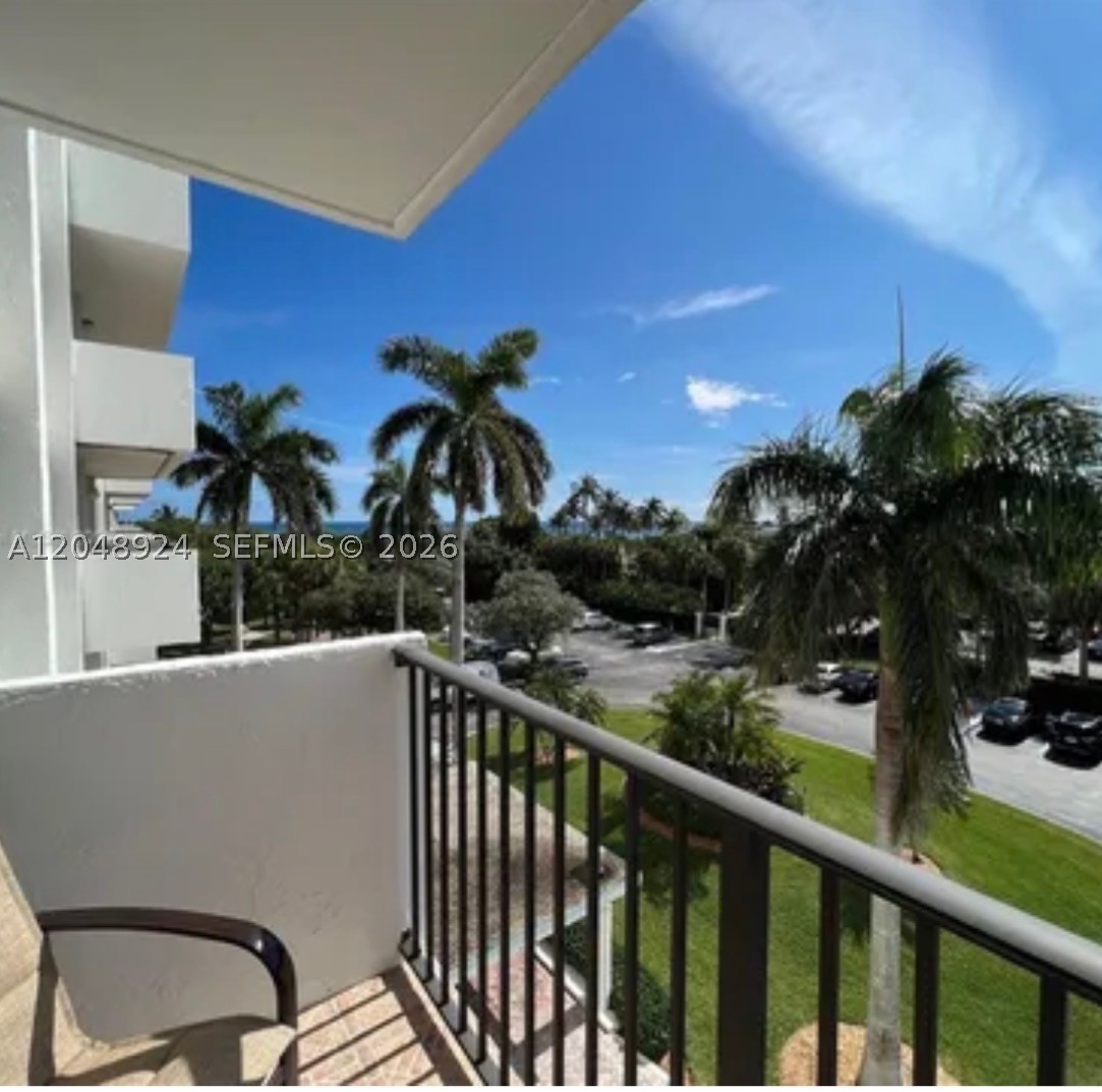 SUMMIT CONDO - Residential