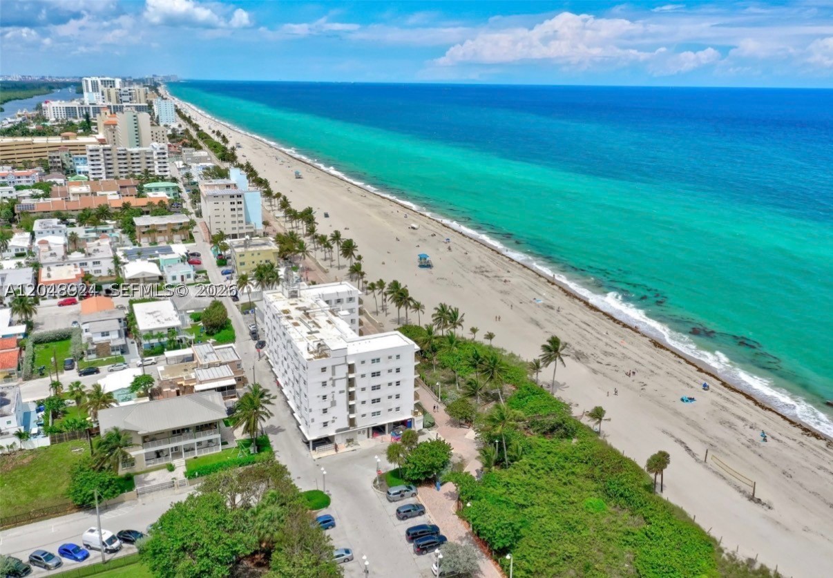 SUMMIT CONDO - Residential