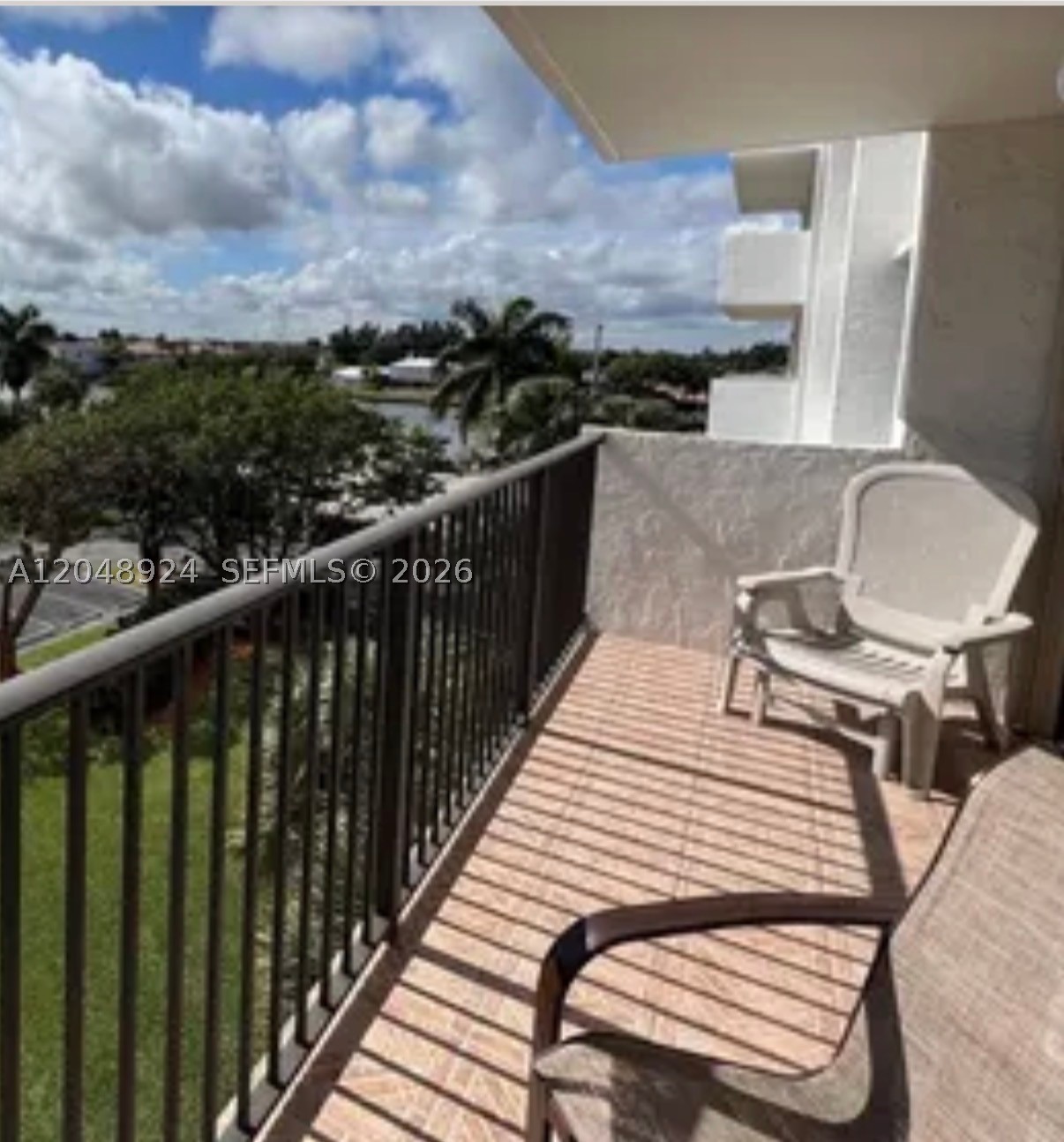 SUMMIT CONDO - Residential