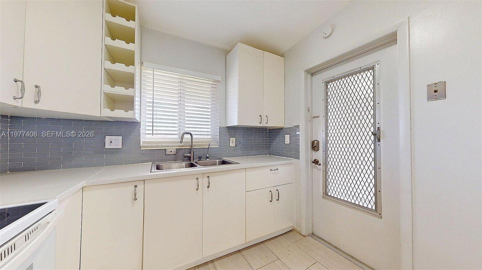 BEVERLY HILLS CONDO NUMBE - Residential