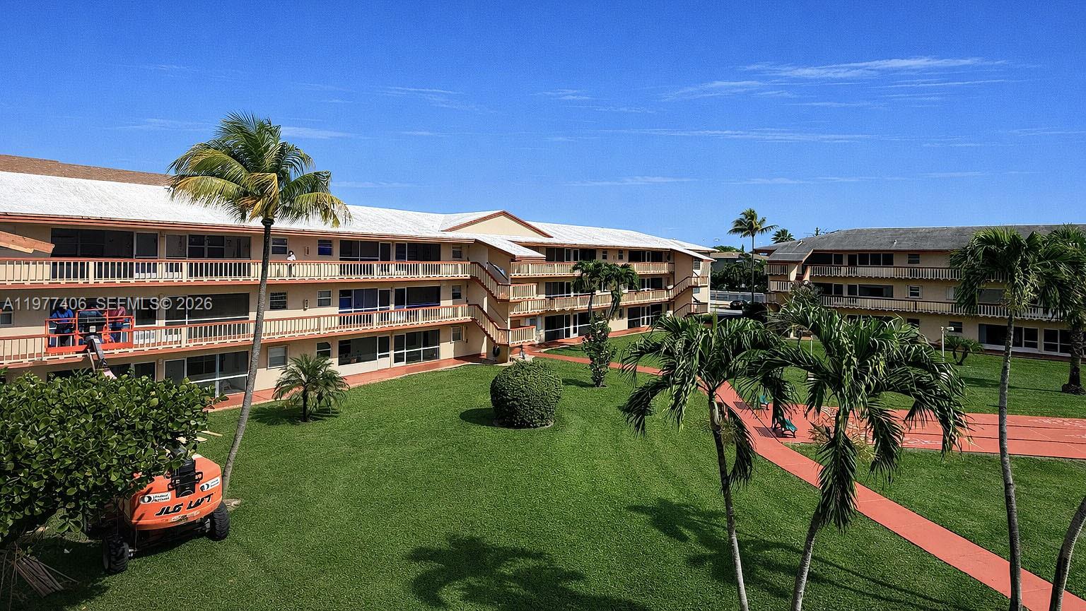 BEVERLY HILLS CONDO NUMBE - Residential