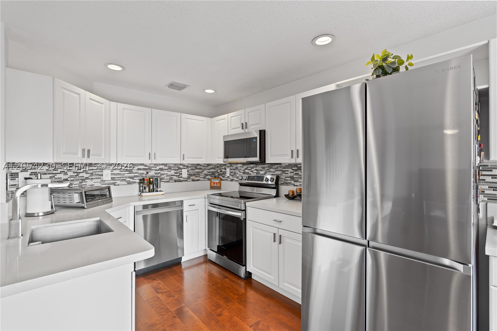 DORAL LANDINGS TOWNHOMES - Residential Lease