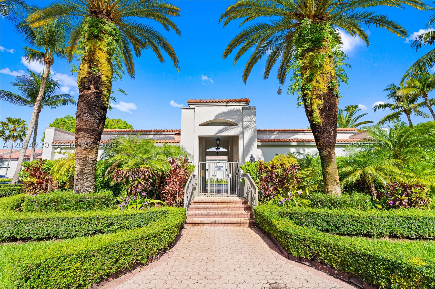 DORAL LANDINGS TOWNHOMES - Residential Lease