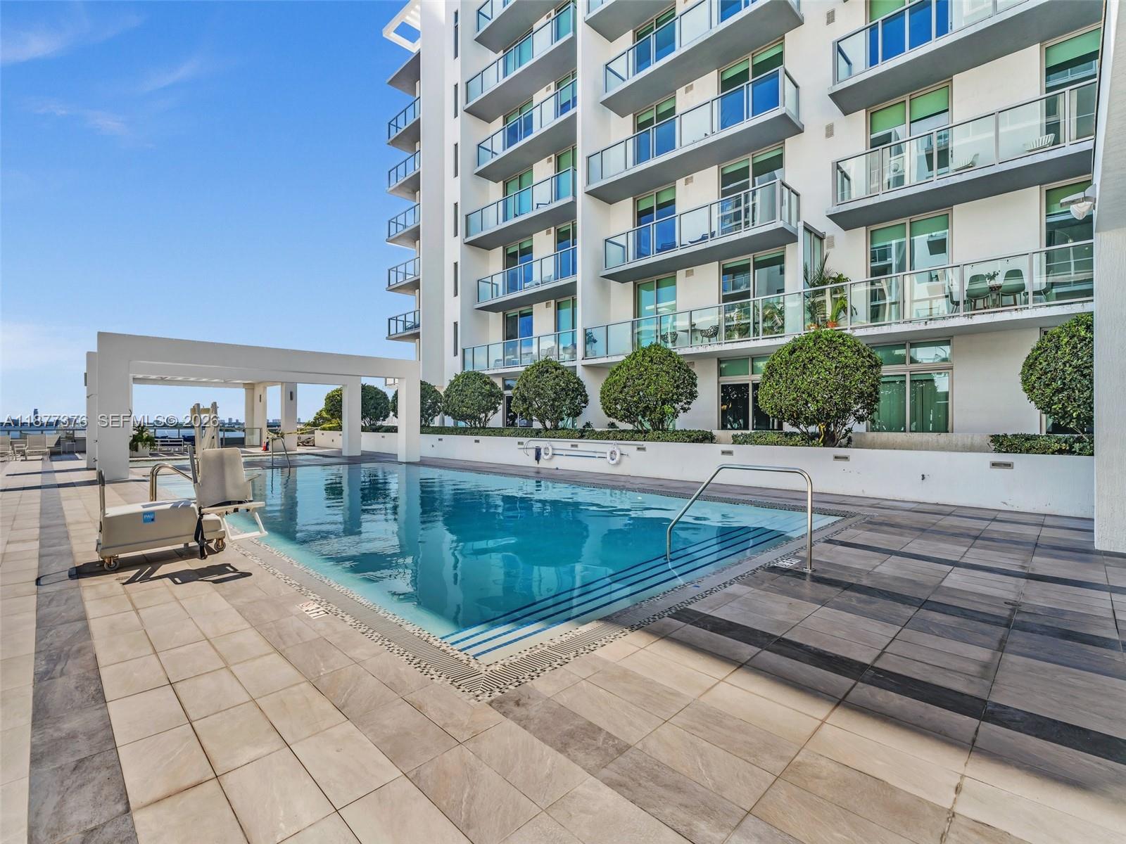 QUADRO CONDO - Residential