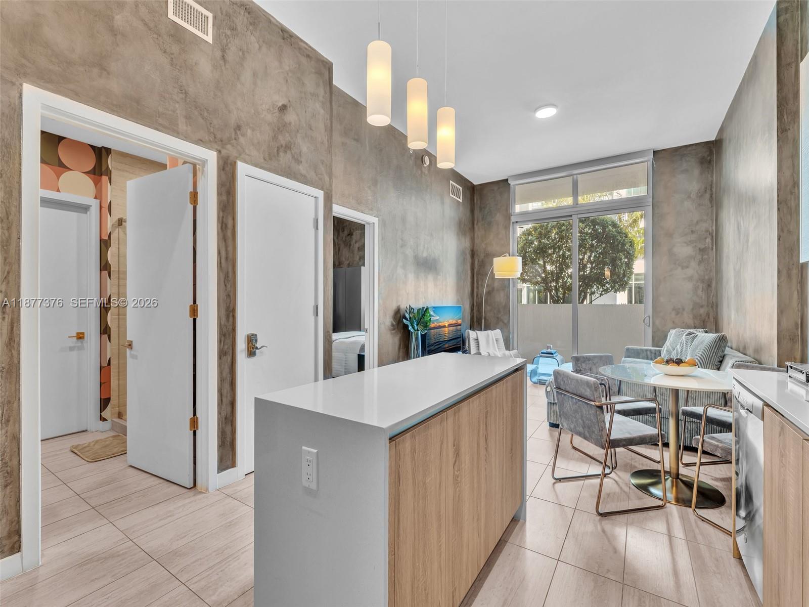 QUADRO CONDO - Residential