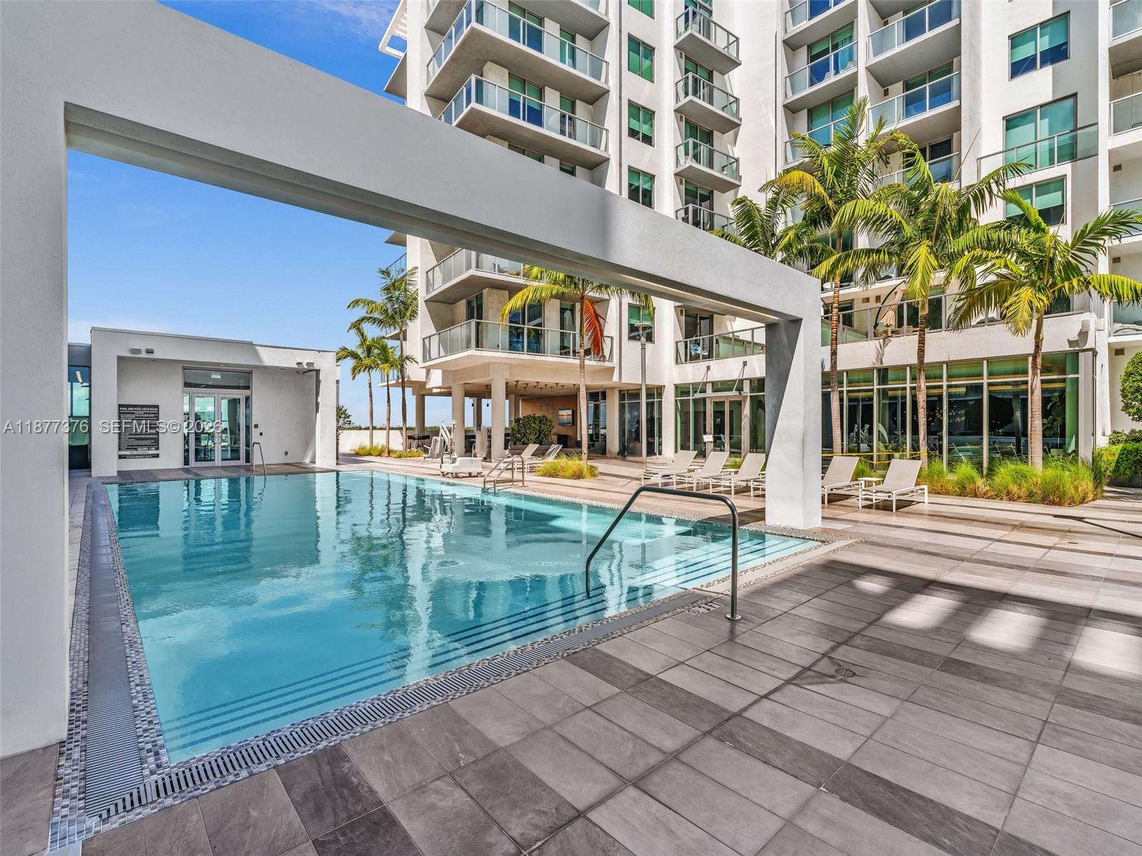 QUADRO CONDO - Residential