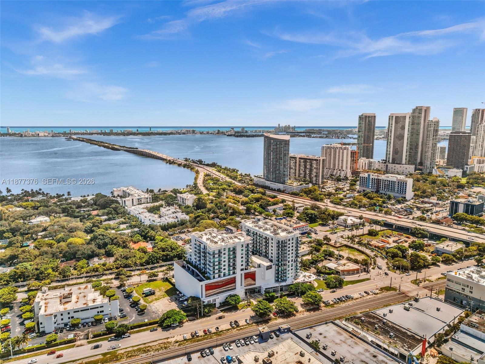 QUADRO CONDO - Residential