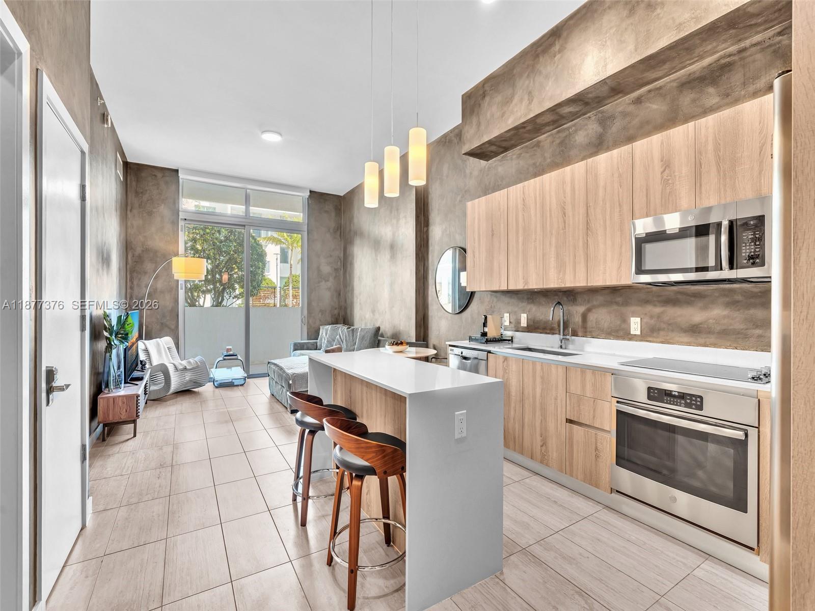 QUADRO CONDO - Residential