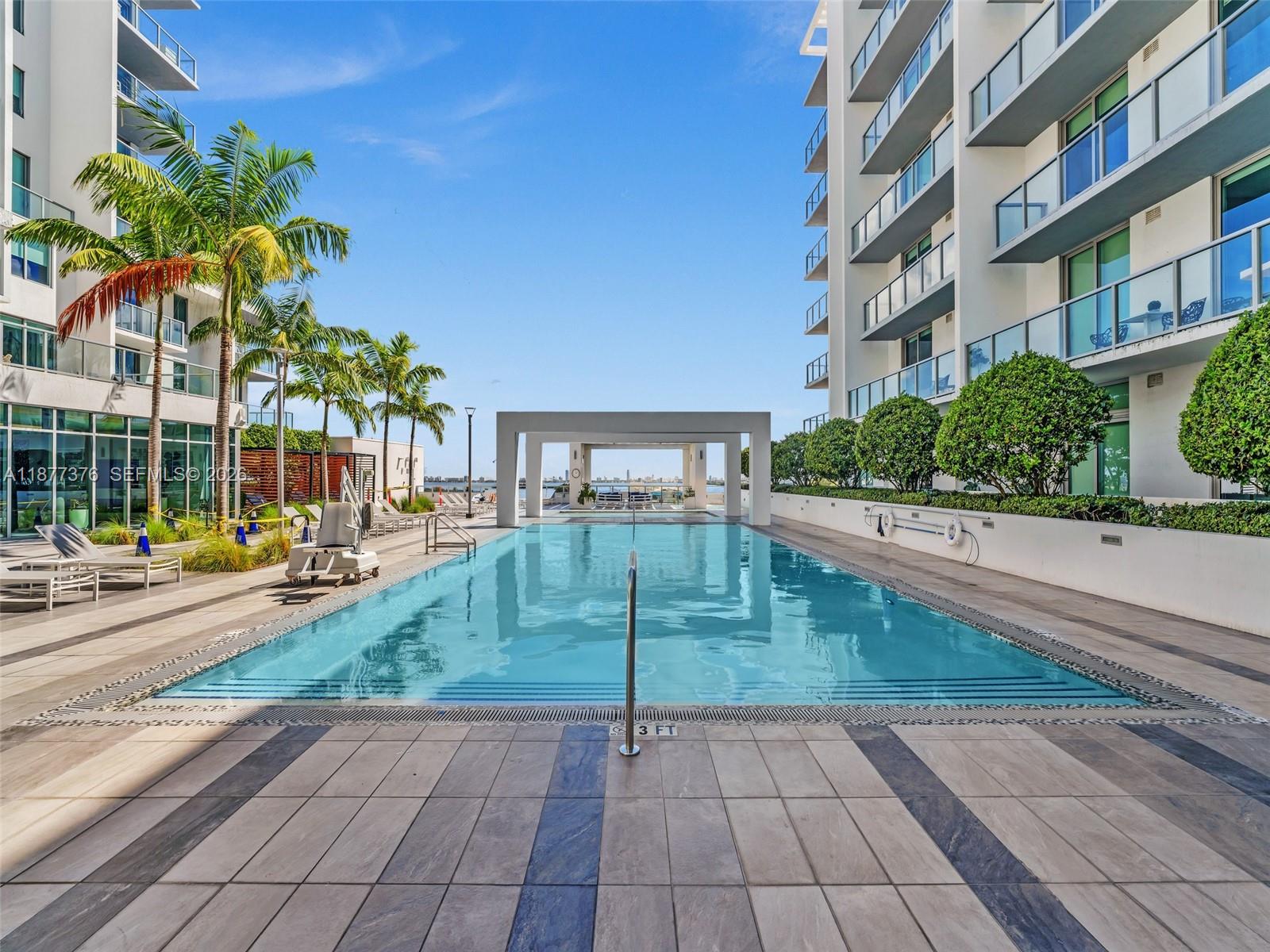 QUADRO CONDO - Residential