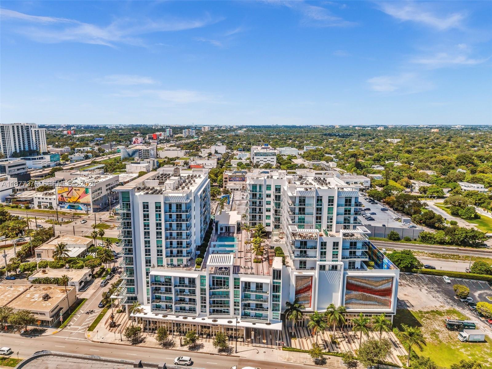 QUADRO CONDO - Residential