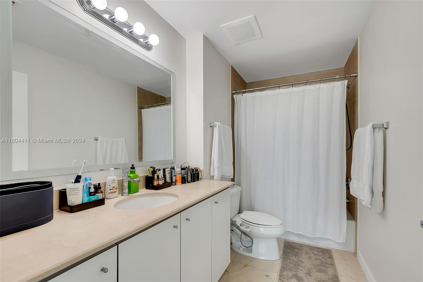 METROPOLIS I AT DADELAND - Residential Lease