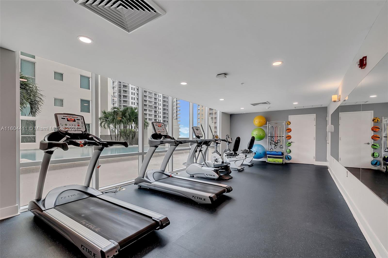 METROPOLIS I AT DADELAND - Residential Lease