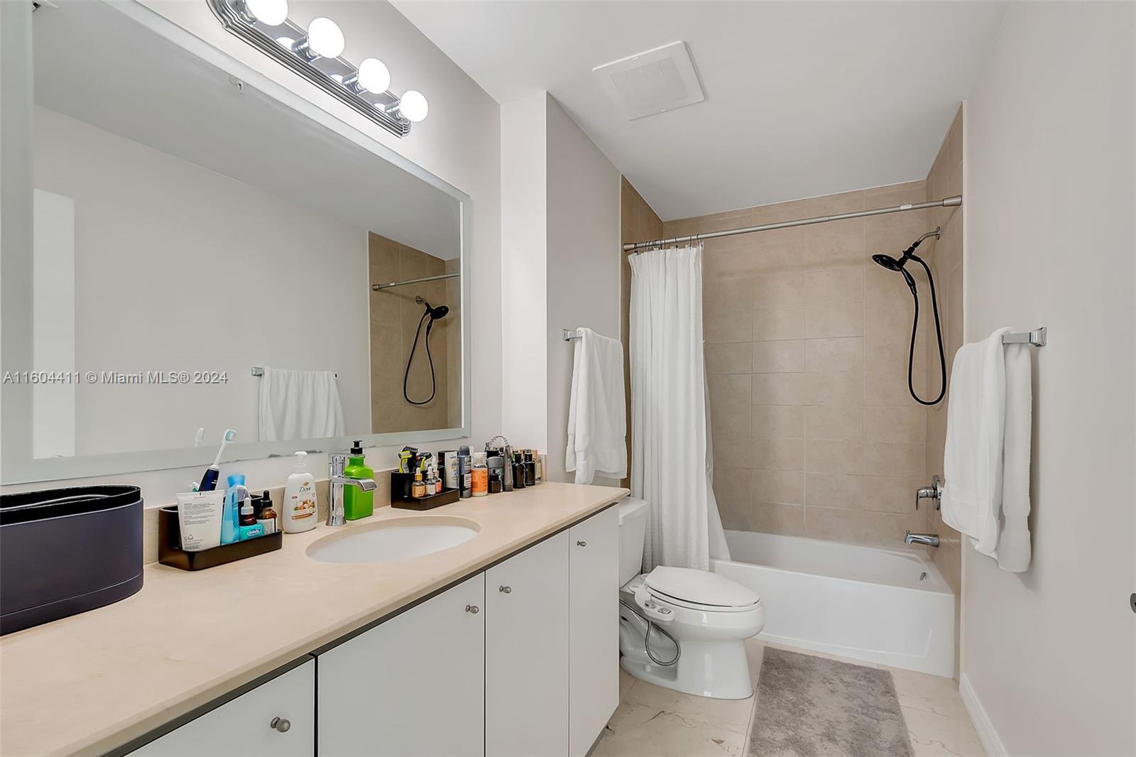 METROPOLIS I AT DADELAND - Residential Lease
