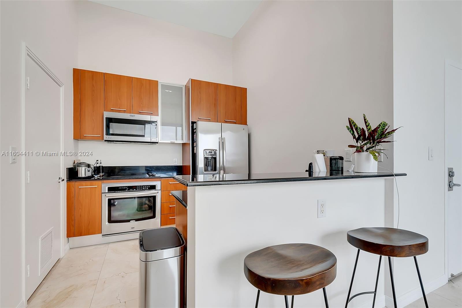 METROPOLIS I AT DADELAND - Residential Lease