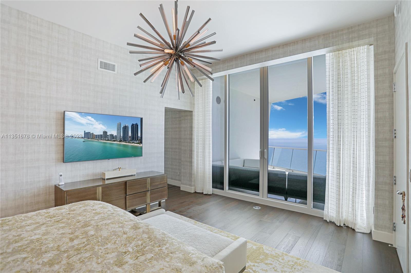 JADE SIGNATURE CONDO - Residential