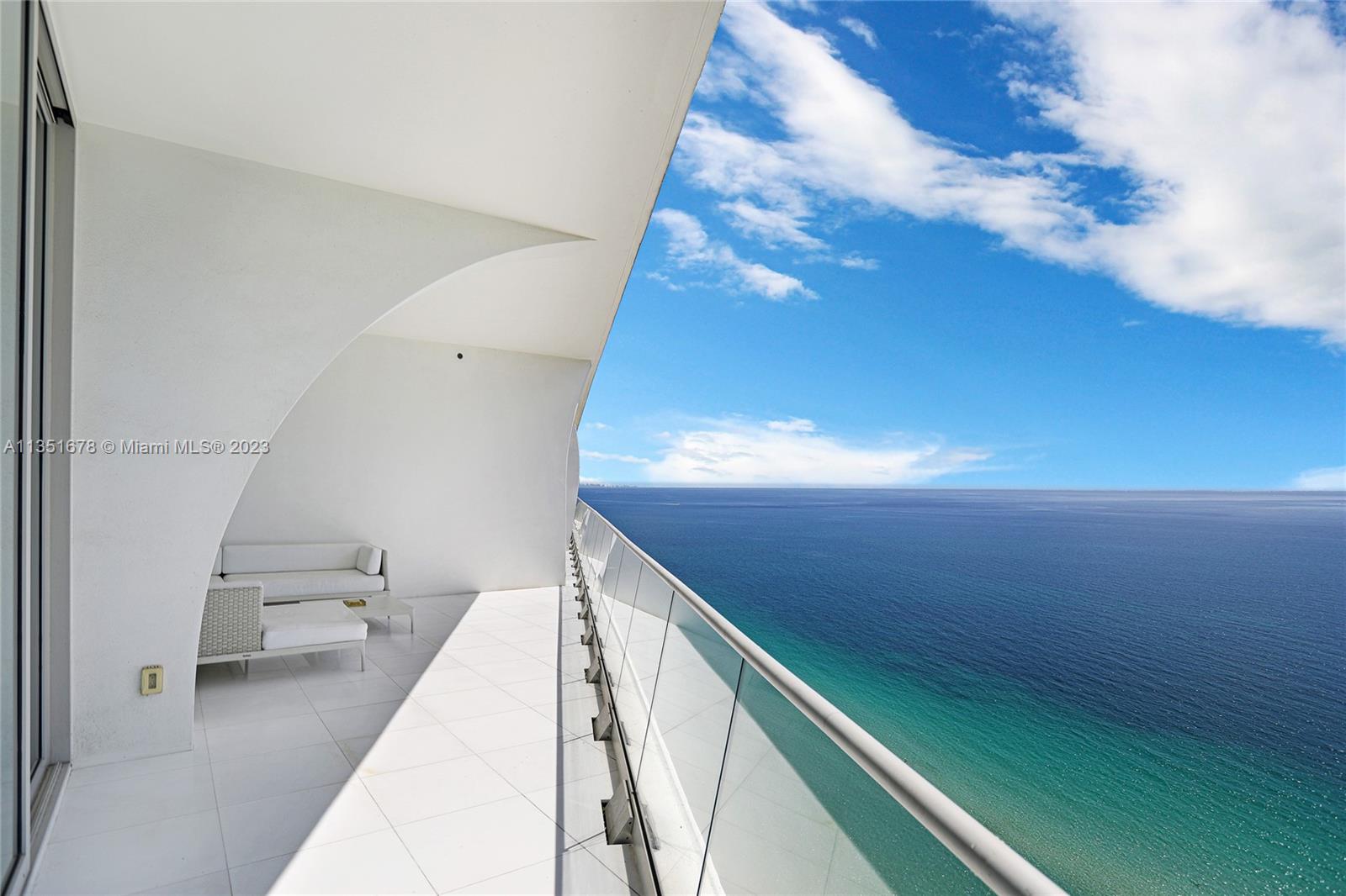 JADE SIGNATURE CONDO - Residential
