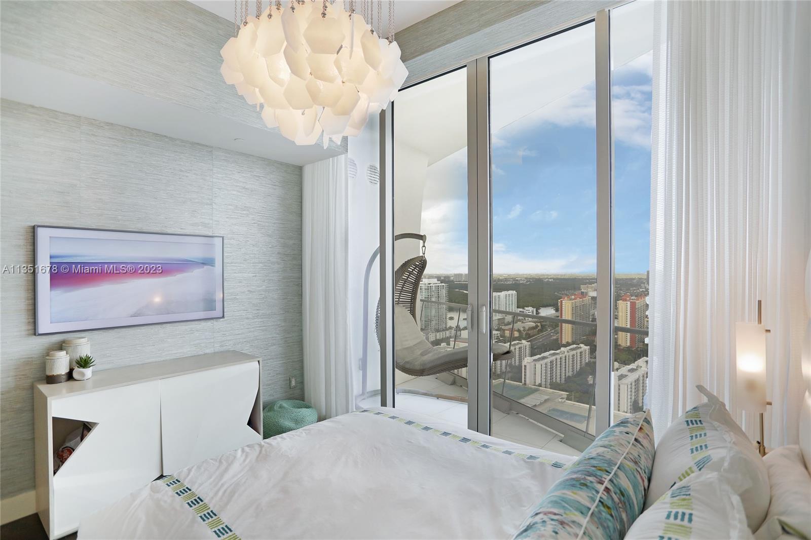 JADE SIGNATURE CONDO - Residential