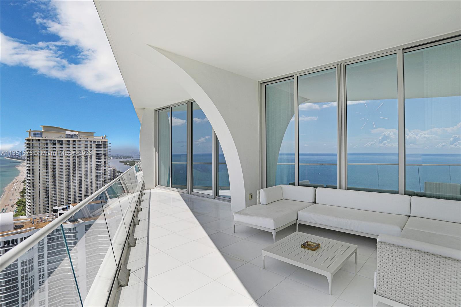 JADE SIGNATURE CONDO - Residential