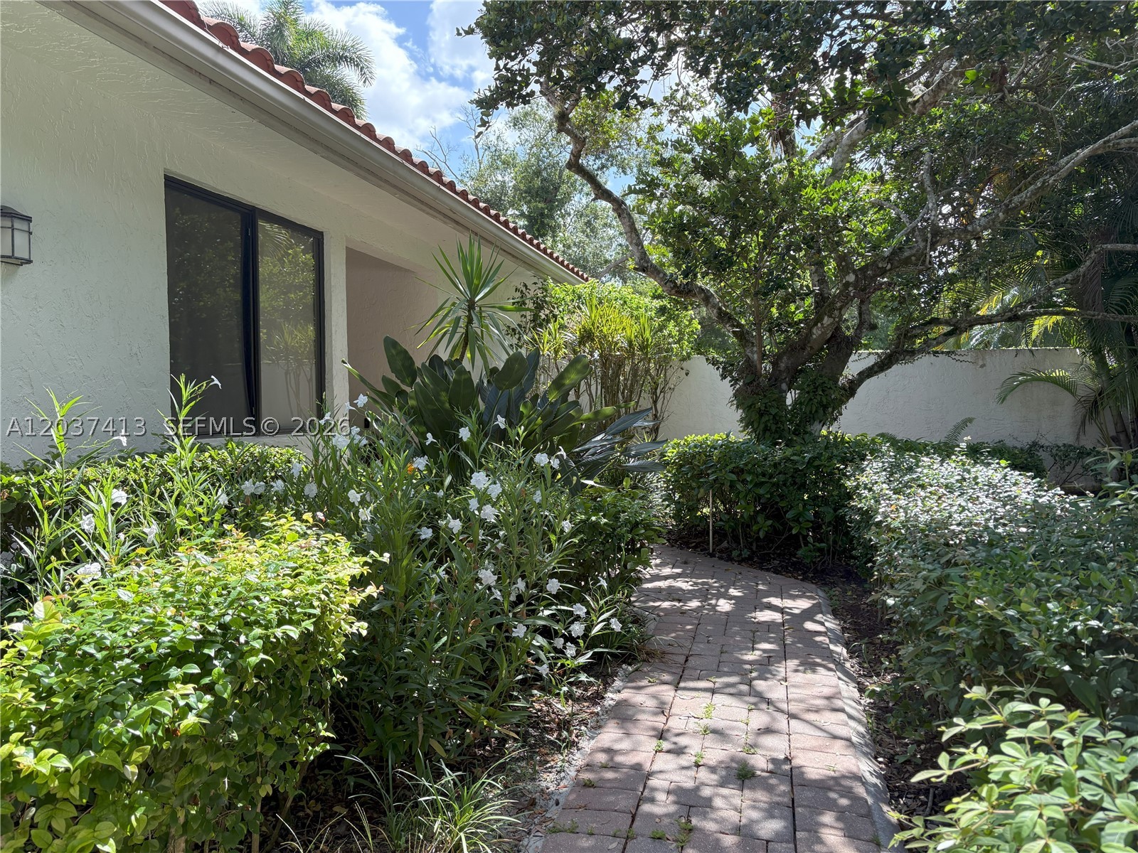 WINDSOR WAY 1 - Residential Lease